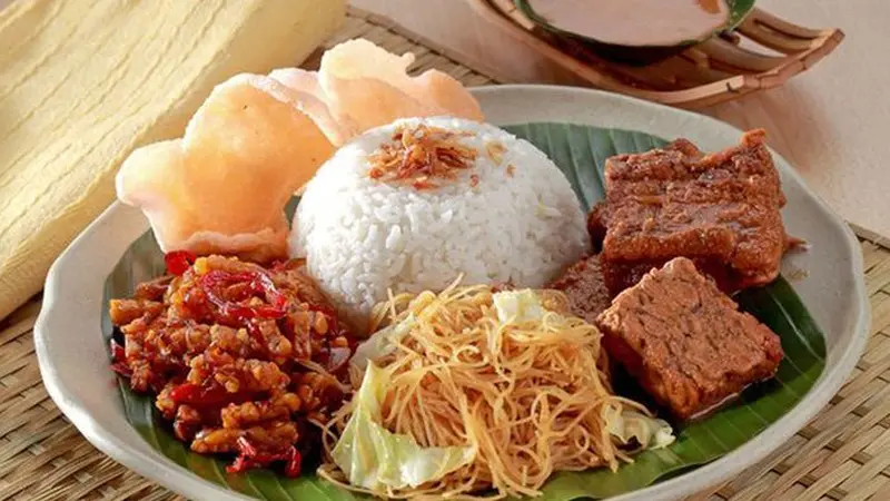 10 Pilihan Sarapan Pagi Legendaris dari Seluruh Indonesia